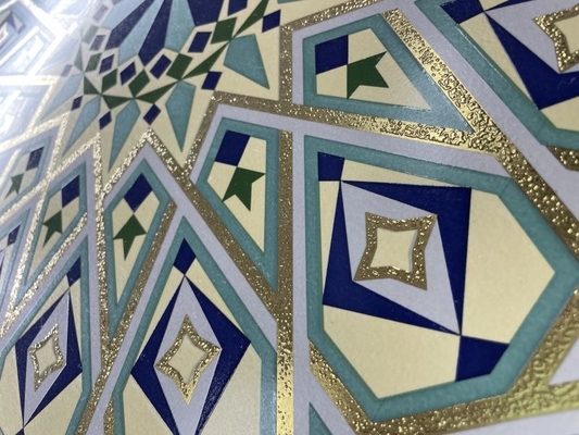 Купить поверхность плиток пола цвета золота цветка 60x60cm застекленная красочная для здания проекта онлайн изготовление